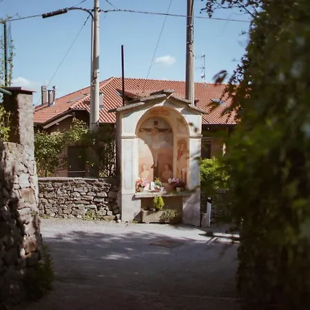 Tra Maggiore E D'orta Acqua