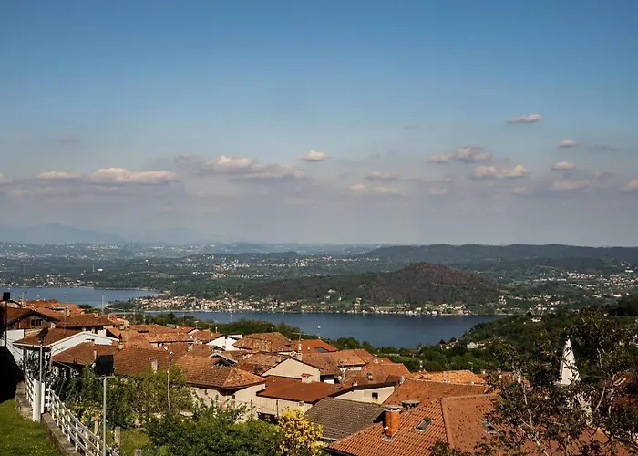 Tra Maggiore E D'orta Acqua 콜라자