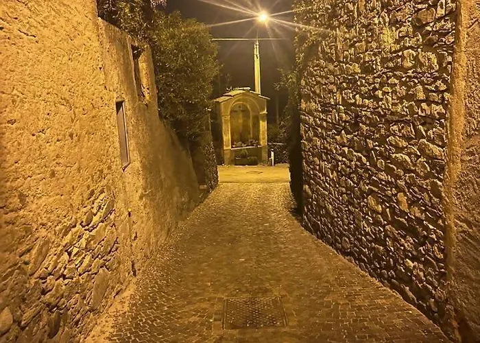 Tra Maggiore E D'orta Acqua 아파트