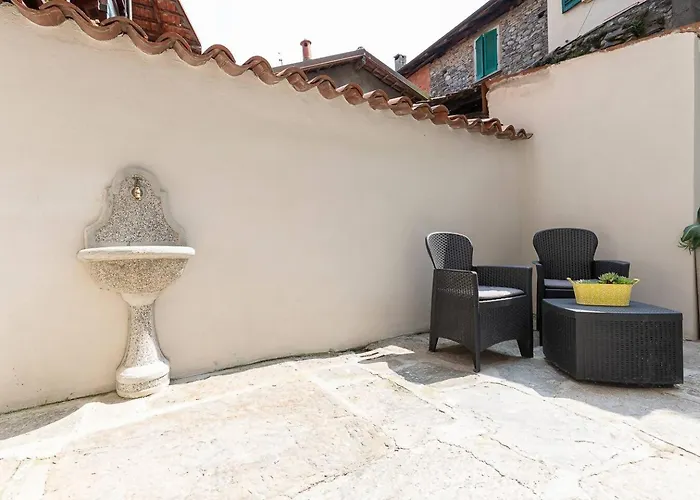 Tra Maggiore E D'orta Acqua *