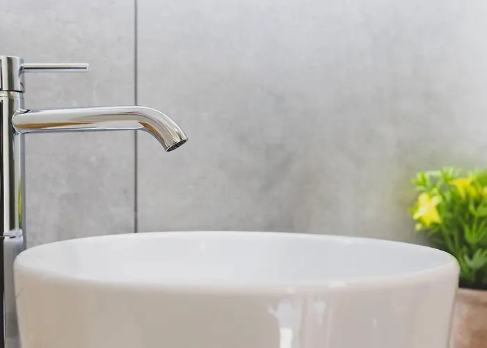 Tra Maggiore E D'orta Acqua شقة