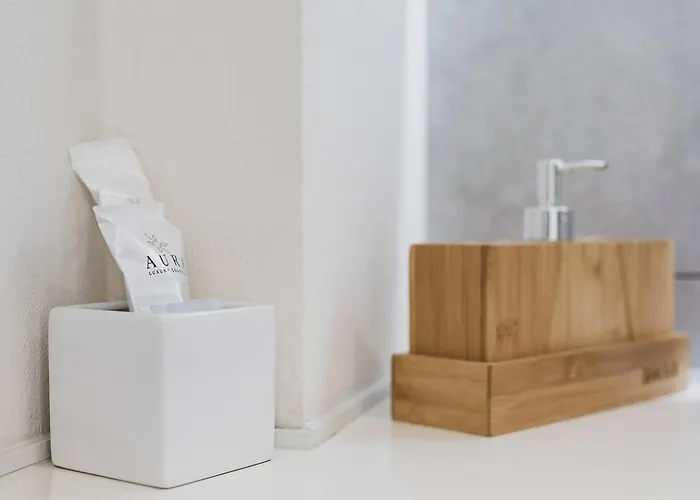 Tra Maggiore E D'orta Acqua *