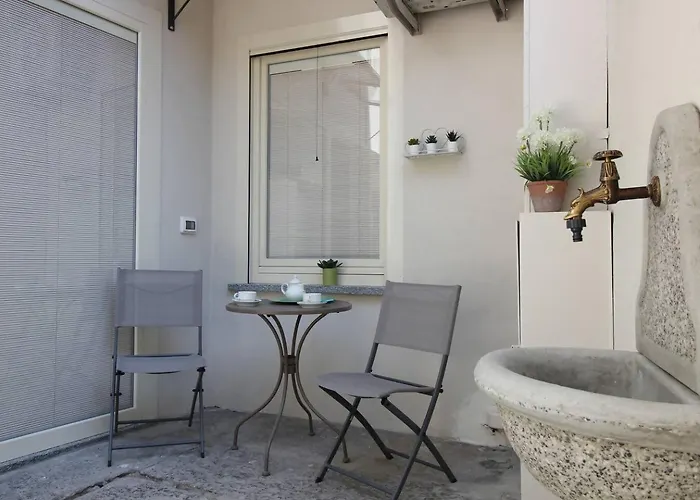 Tra Maggiore E D'orta Acqua شقة