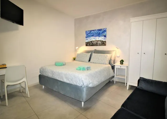 Tra Maggiore E D'orta Acqua